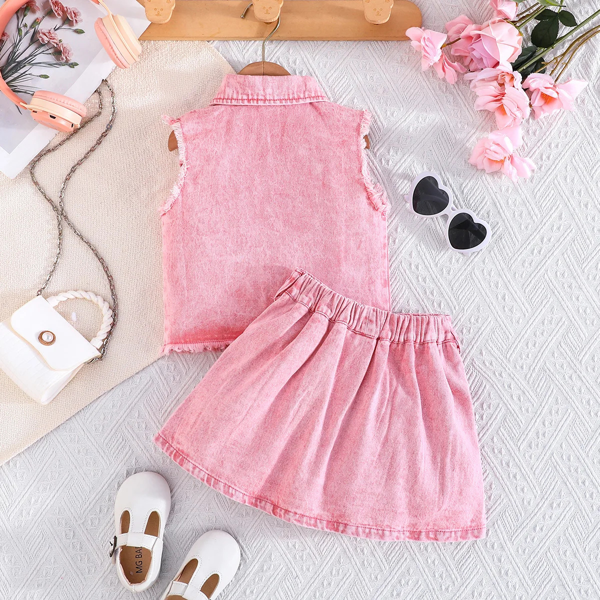 Conjunto verano niña: top tejano rosa sin mangas y falda plisada - imagen 4