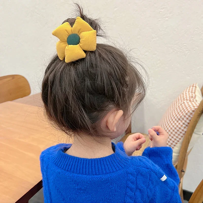 Pinzas para el cabello con estampado de flores para niñas - imagen 2