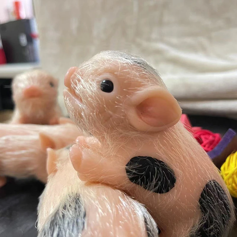 Muñeco reborn cerdito realista de silicona suave, pelo implantado - imagen 3