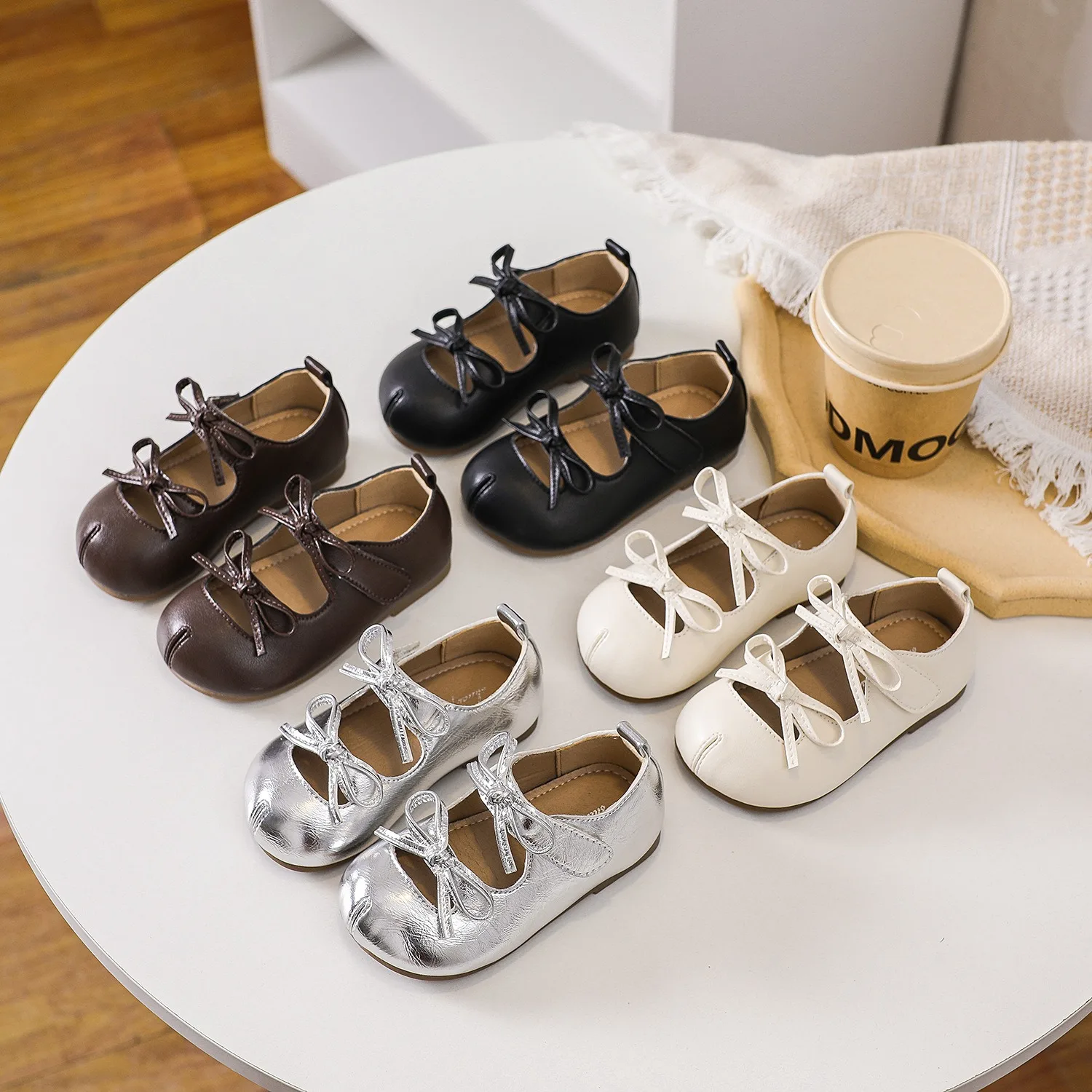 Zapatos de cuero para niña con lazo y suela antideslizante - imagen 5