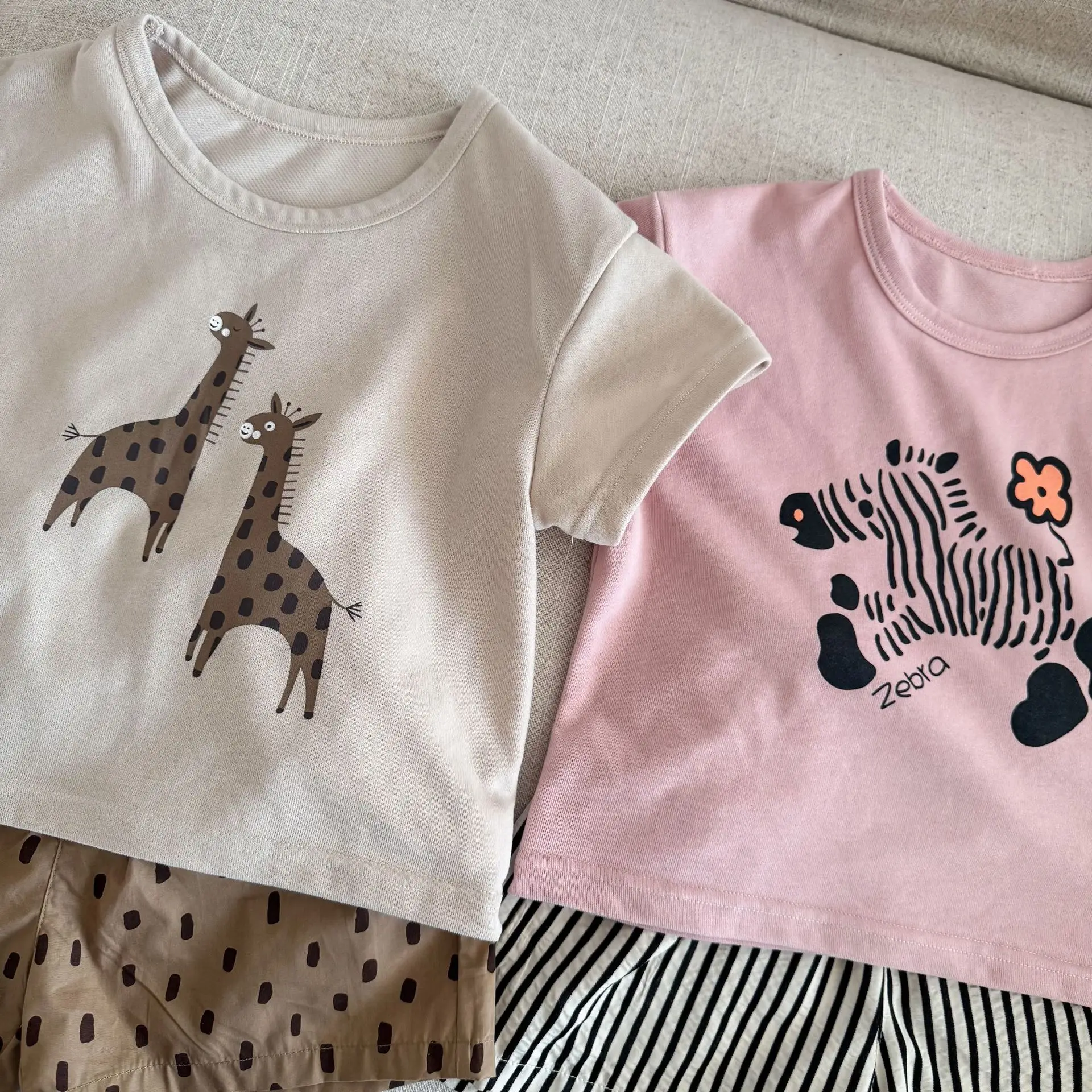 Pantalón corto infantil del conjunto de verano