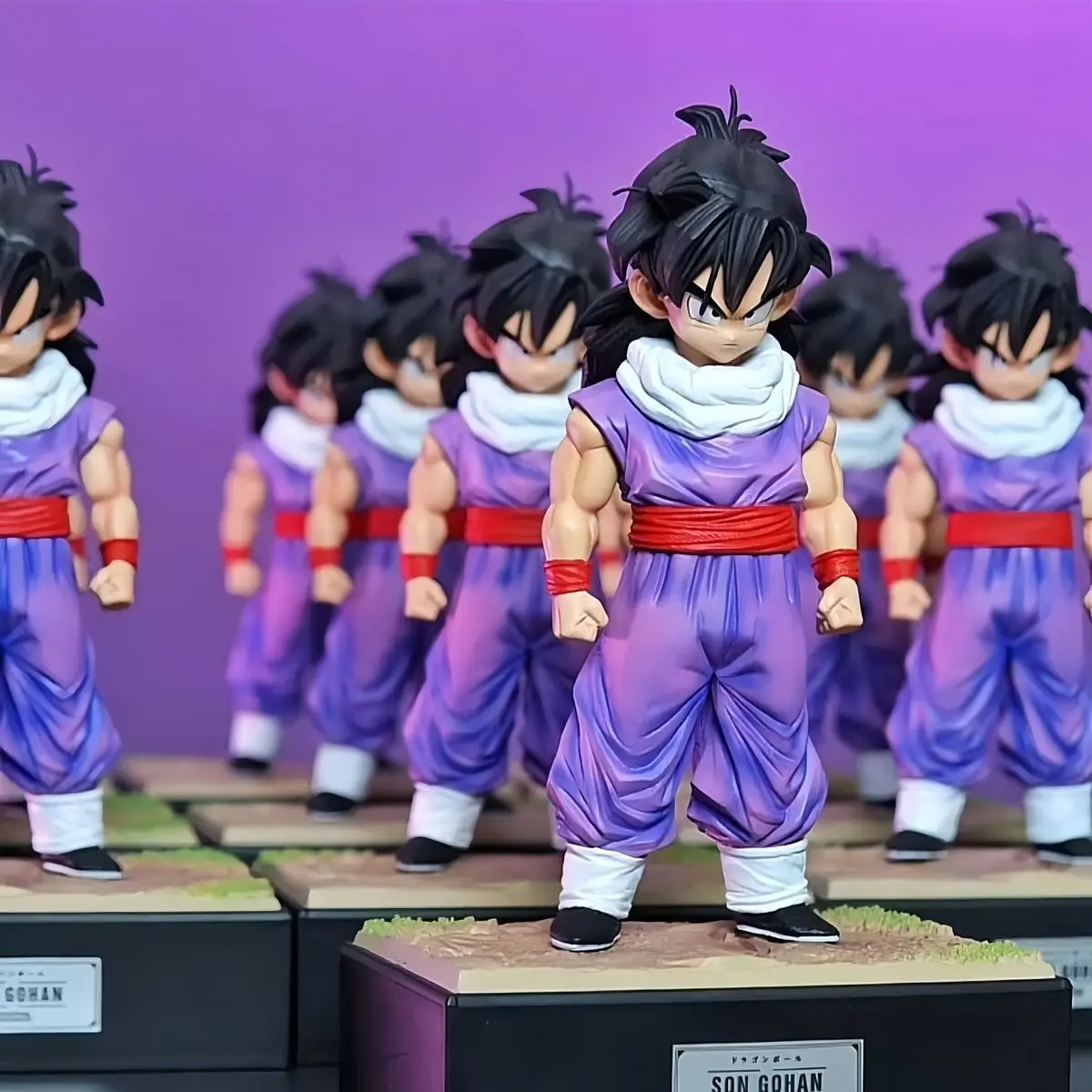 Figura coleccionable de Dragon Ball con detalle de personaje
