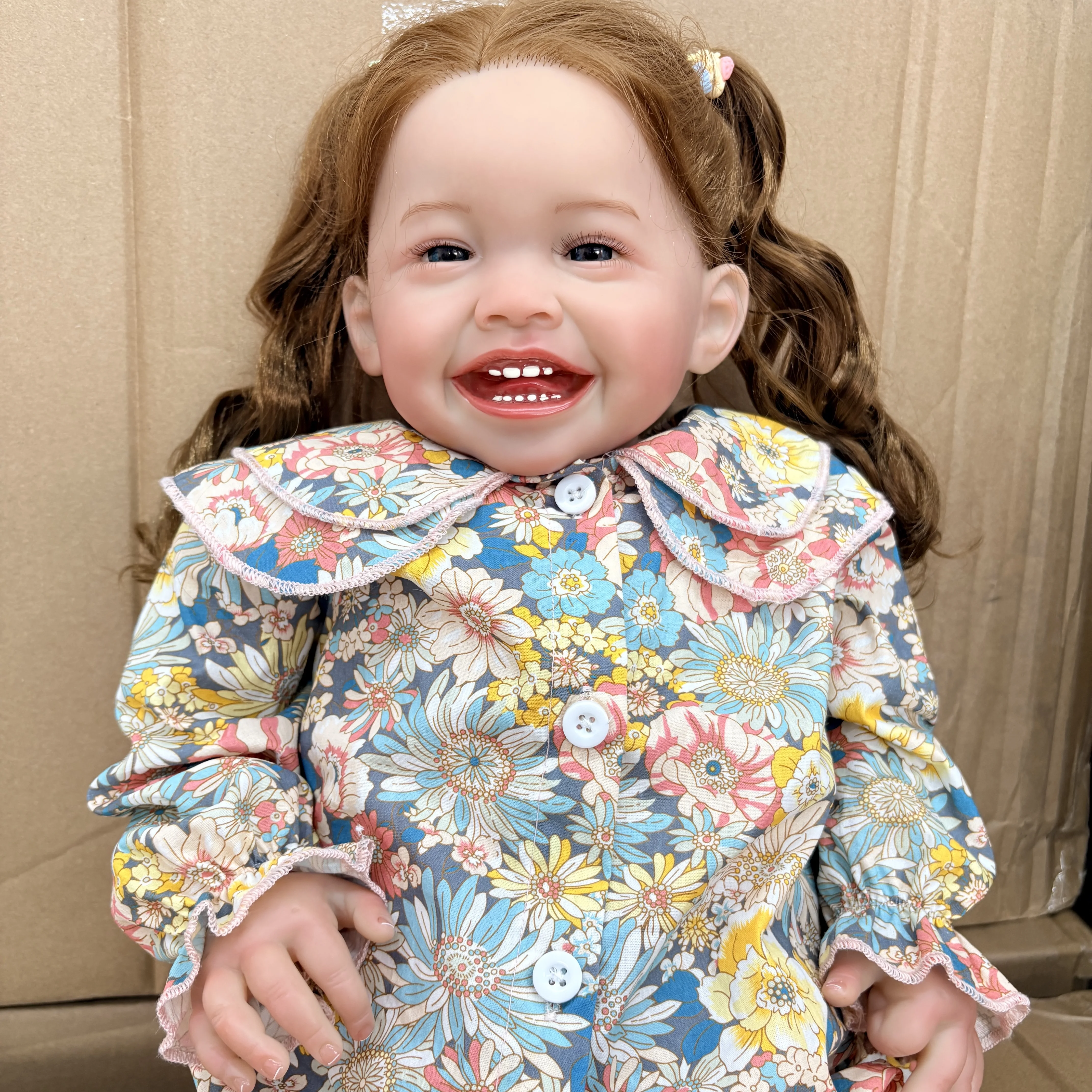Muñeca Reborn Mila con piel pintada en relieve y venas azules - imagen 5