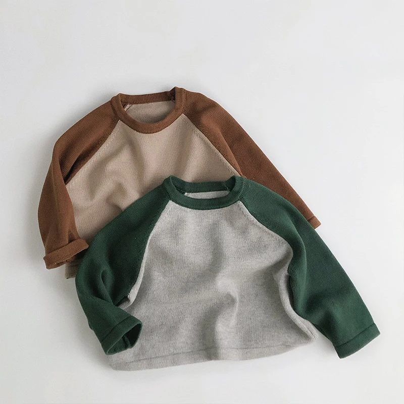 MILANCEL pulóver infantil unisex visto en uso diario
