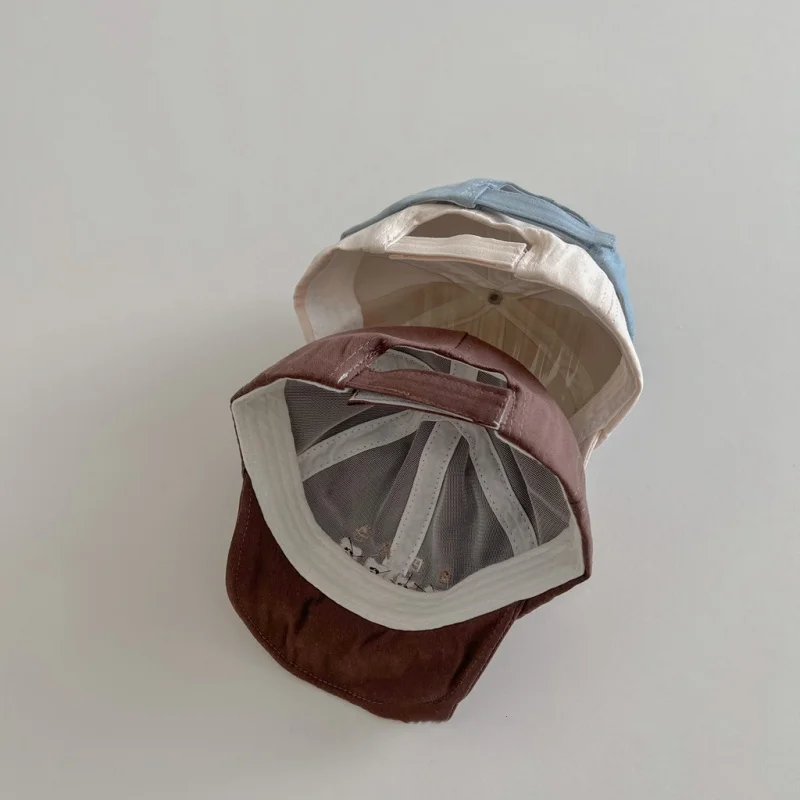 Gorra de béisbol para bebé con bordado oso y visera suave ligera
