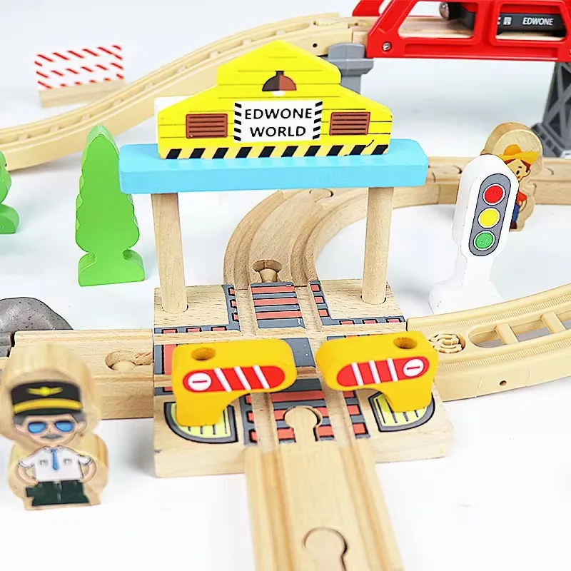 Estación de tren de madera con túnel y puente infantil - imagen 3