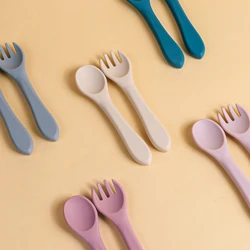 Cucharas y tenedores de silicona para bebés – Entrenamiento sin BPA