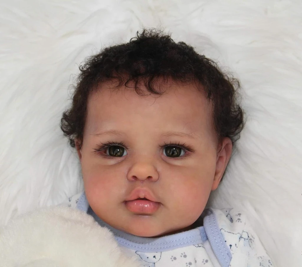 NPK Ellie kit de muñeca reborn pintada con pelo rizado negro - imagen 2