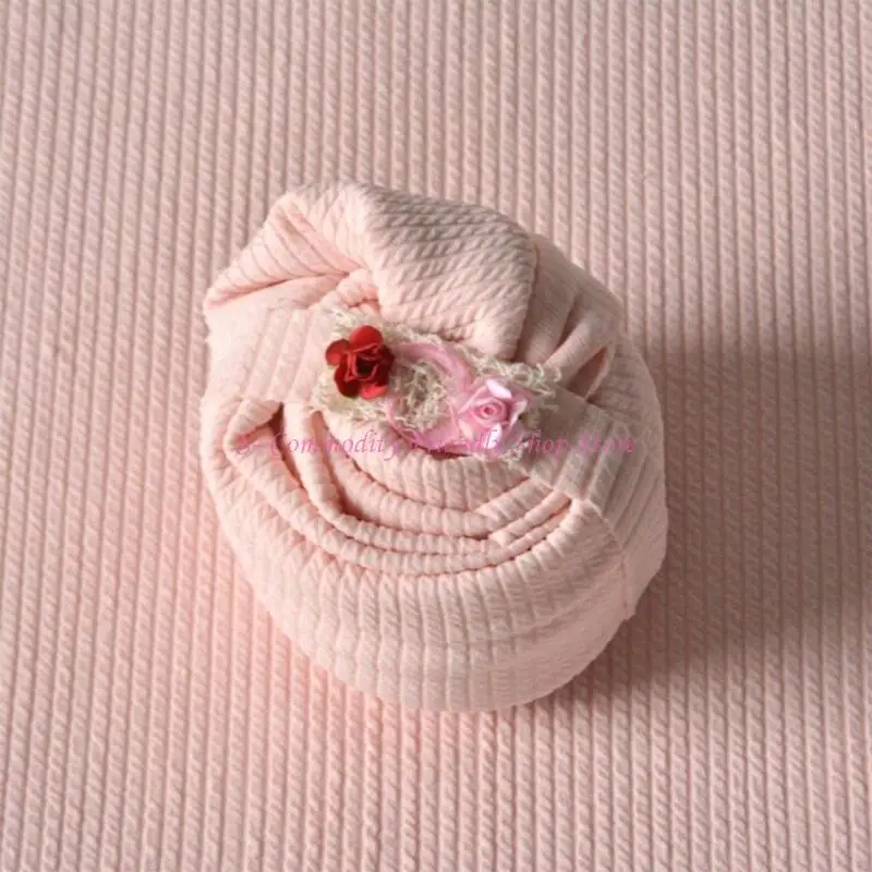 Manta bebé para sesión de fotos con almohada y gorros flores - imagen 5