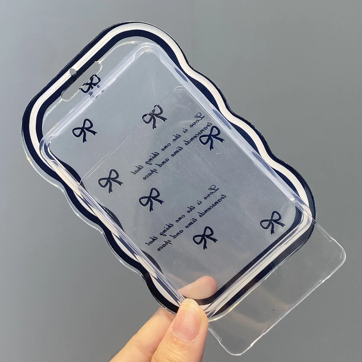 Funda transparente para tarjetas de identificación de uso cotidiano