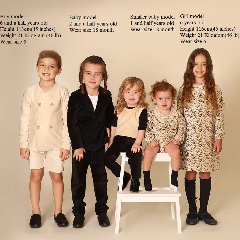 Conjunto familiar de pana floral para niños - imagen 4