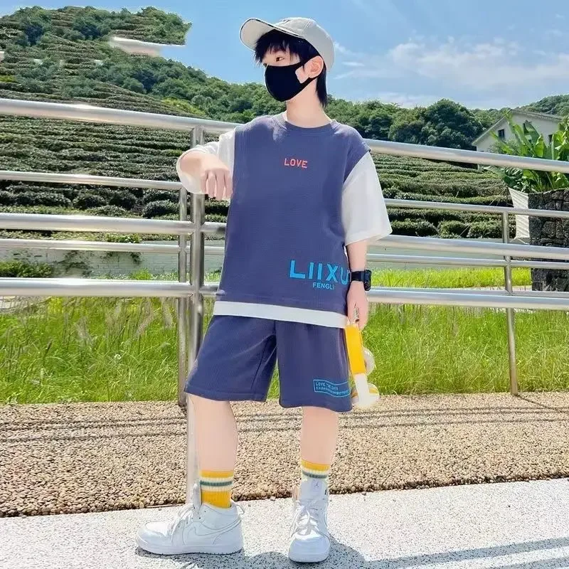 Conjunto de verano infantil con pantalón corto de retazos deportivos - imagen 4