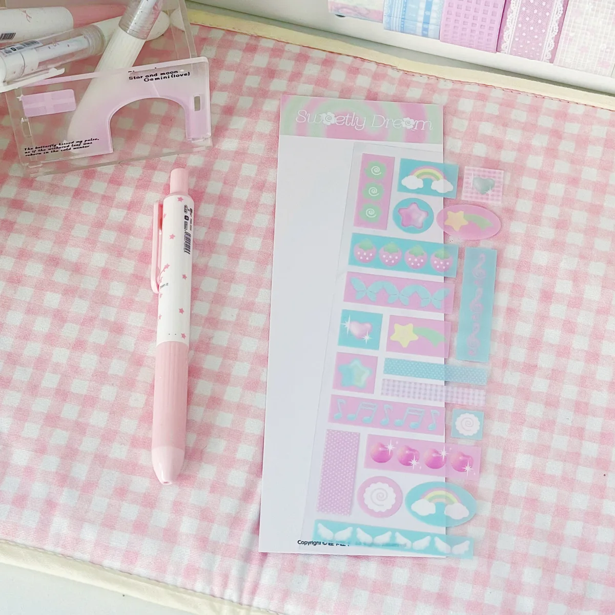Decoración con relieve para diarios y cuadernos