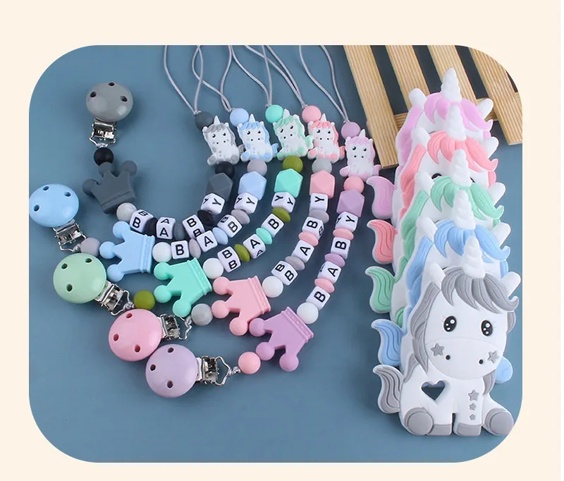 Detalle del juguete de silicona para dentición infantil