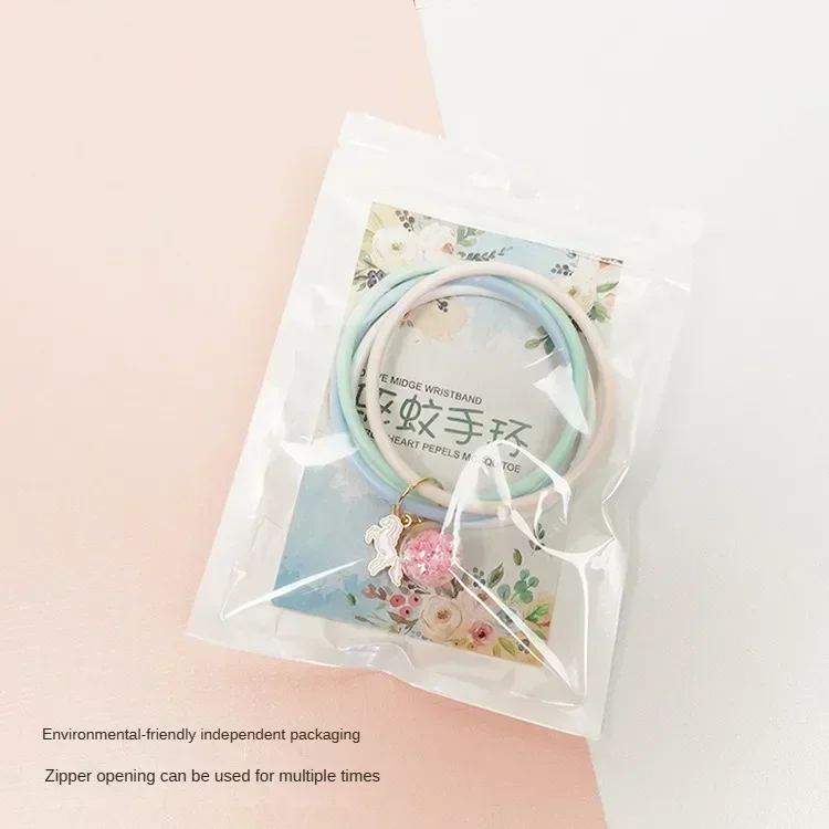 Pulsera en muñeca