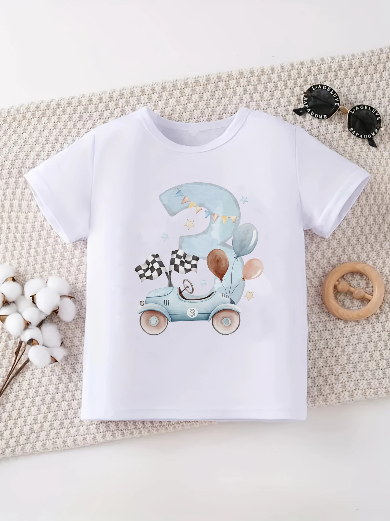 Camiseta infantil estampado globos y bandera de carreras - imagen 5