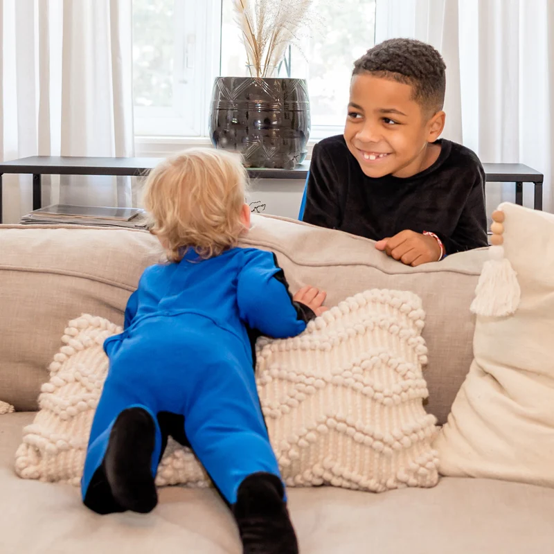 Pelele de invierno acanalado con espalda velour negro para bebé - imagen 4