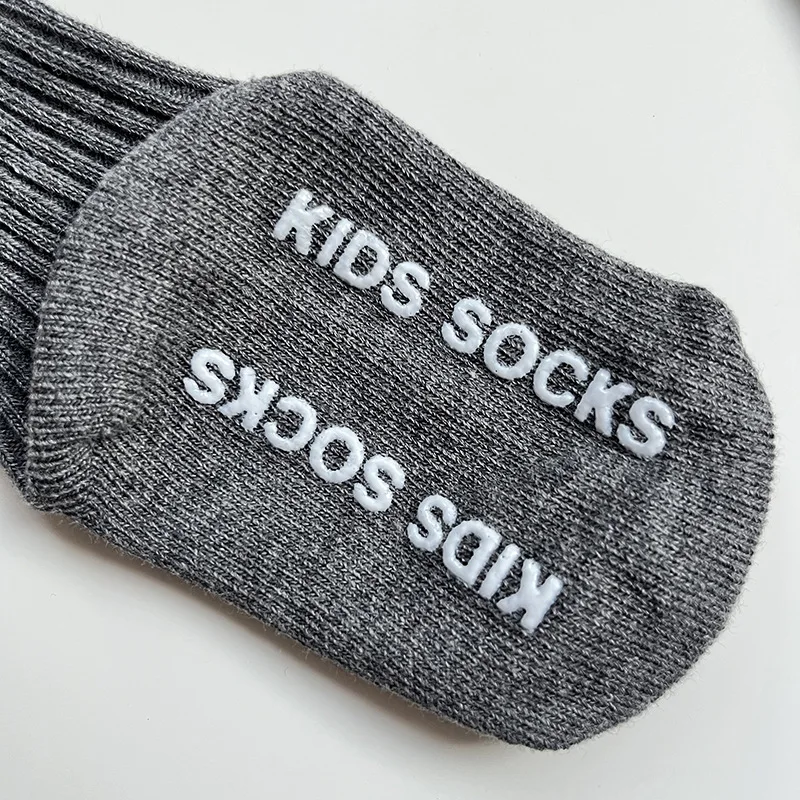 Calcetines largos de algodón rayados para bebé y niño – Antideslizantes - imagen 4