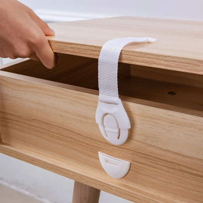 Cerradura de seguridad infantil para gabinetes y cajones - imagen 2