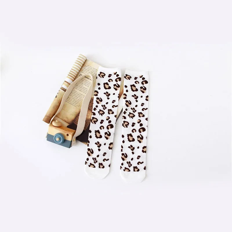 Calcetines hasta la rodilla de algodón con estampado leopardo para niña - imagen 5