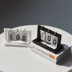 Calendario mini casa de muñecas – Accesorio decorativo infantil