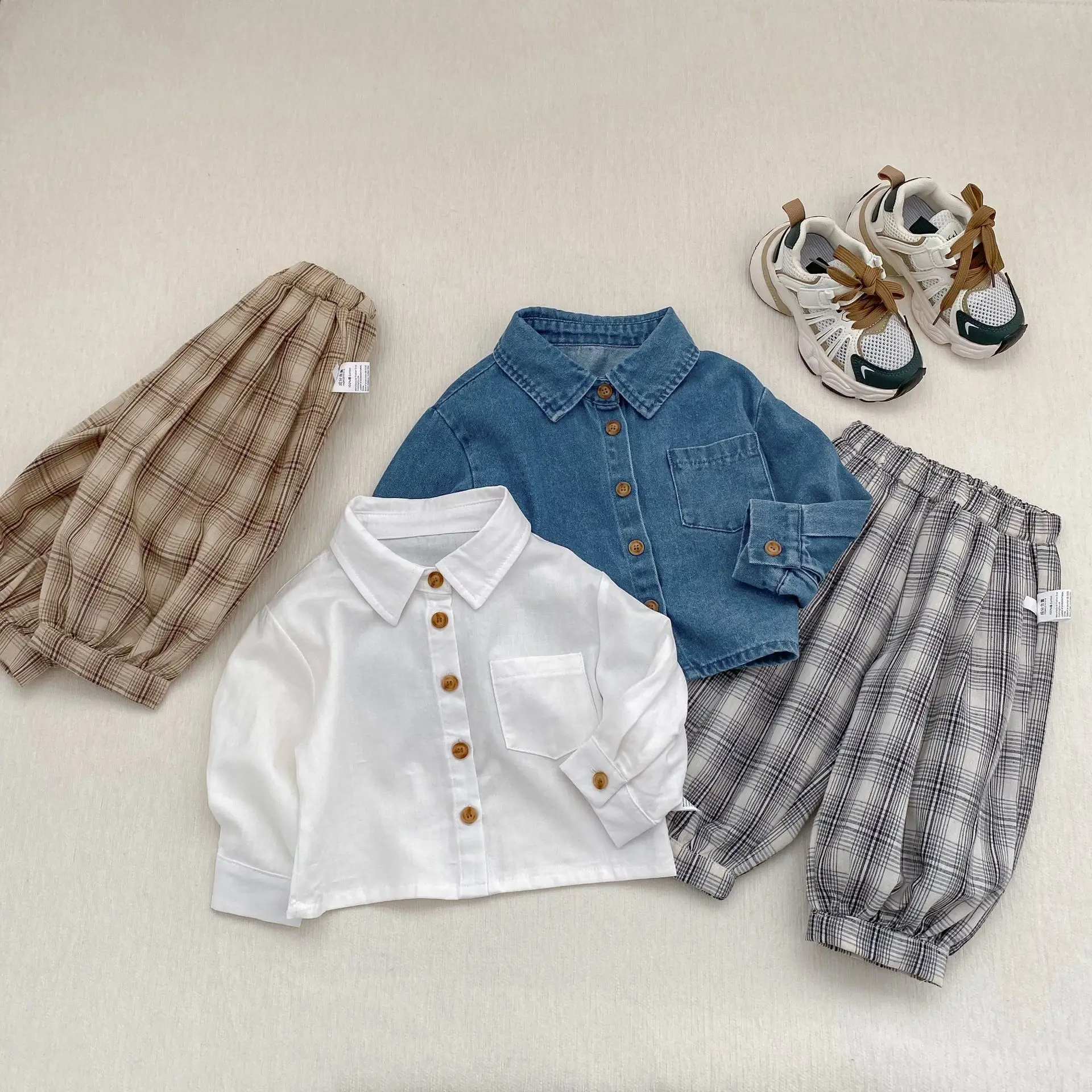 Camisa vaquera blanca bebé manga larga para niñas – Primavera básica - imagen 2