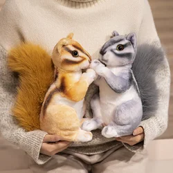 Peluche ardilla realista suave para niñas, cola grande