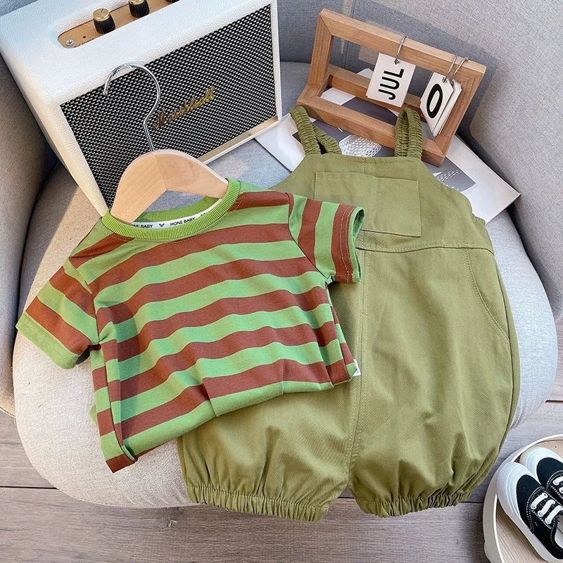 Conjunto verano niño: camiseta rayada y pantalón (2 piezas)