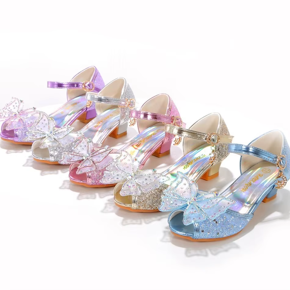 Zapatos con lazo de mariposa y detalle brillante