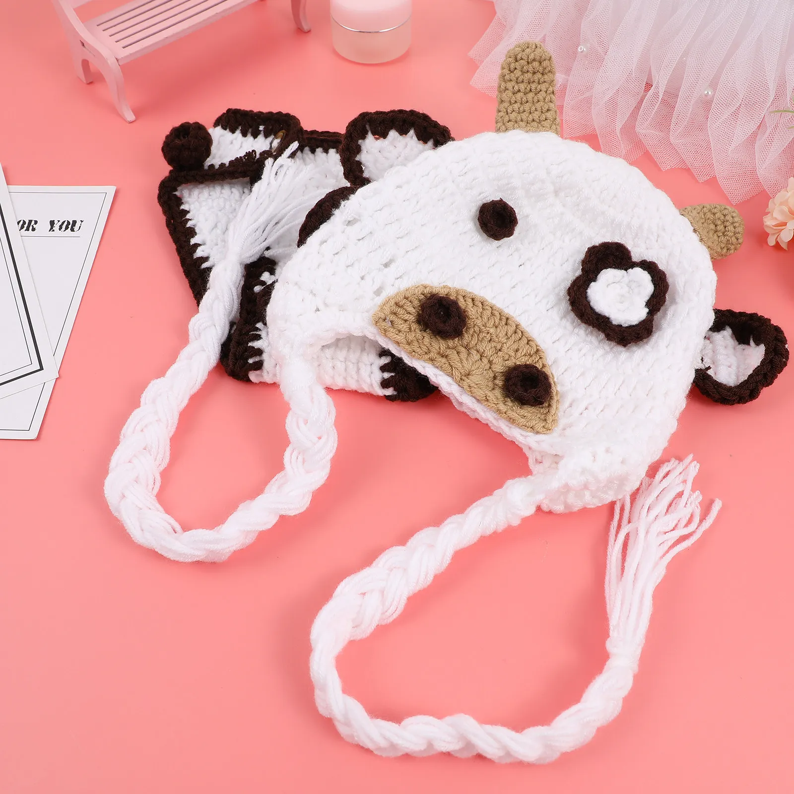 Conjunto bebé vaca con gorro de ganchillo y pantalón suave - imagen 3
