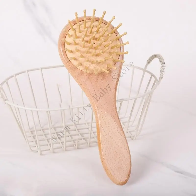 Cepillo y peine de madera para bebé con cerdas suaves - imagen 5