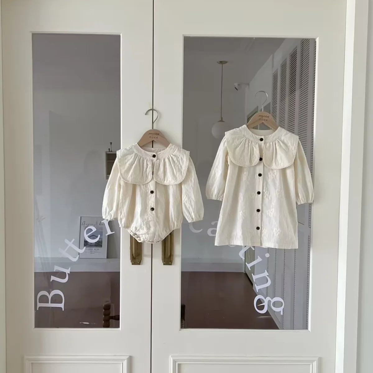 Vestido de niña en encaje con volantes, estilo princesa - imagen 5