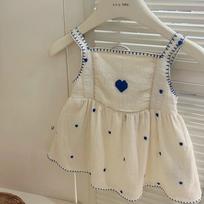 Vestido de verano niña estilo playero con tirantes bordados y encaje - imagen 4