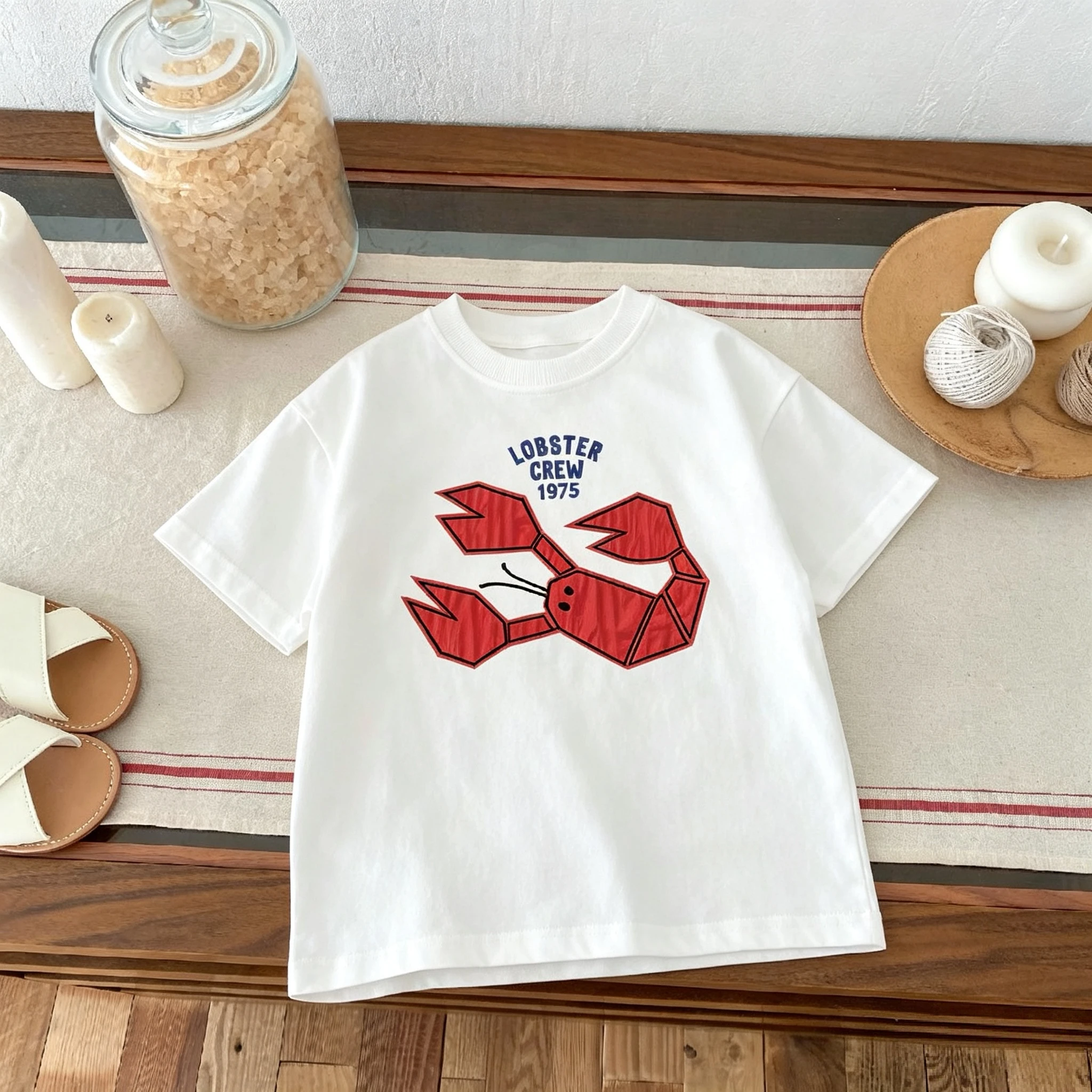 Camiseta de niña con estampado de fresas y cuello redondo - imagen 4