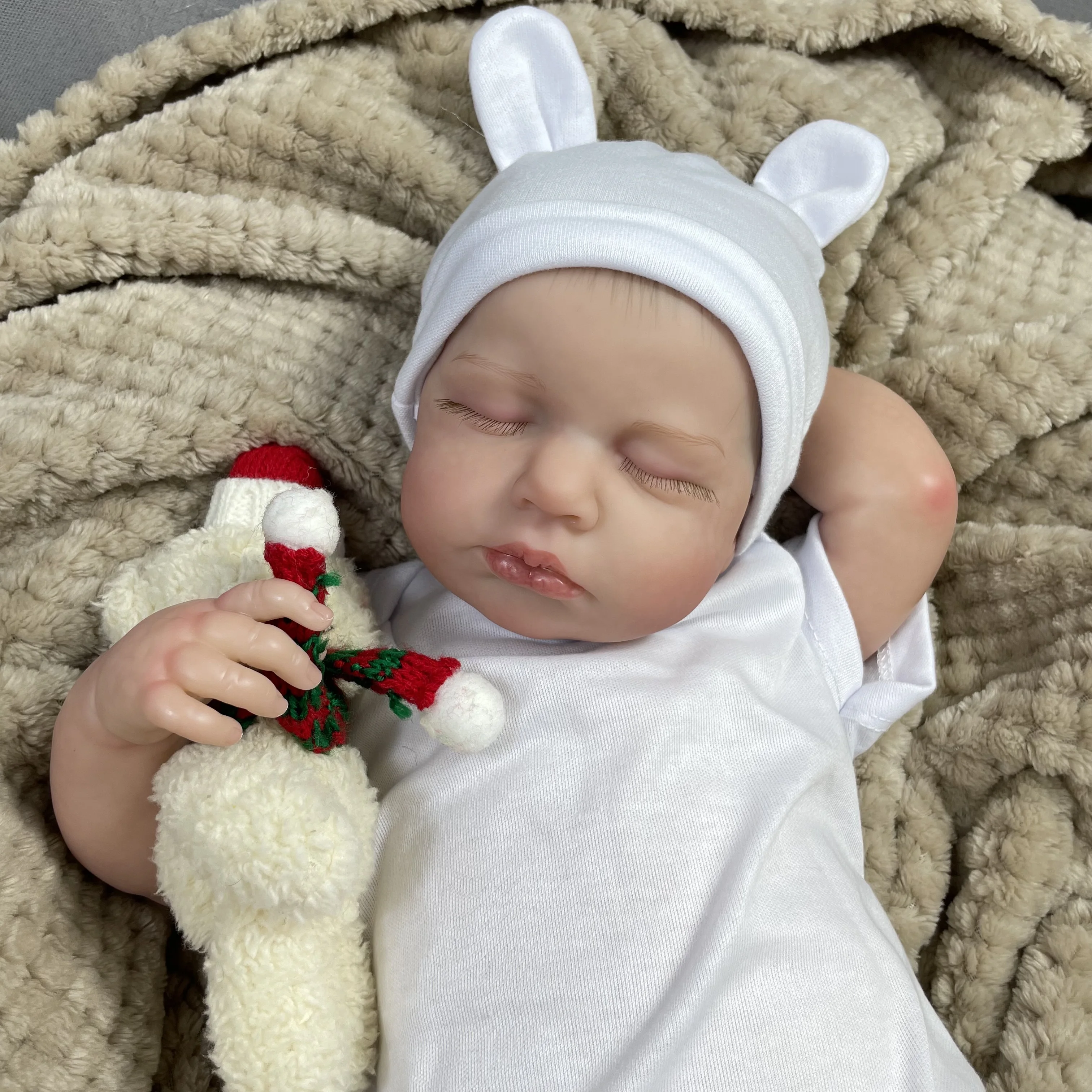 Muñeca reborn LouLou de silicona y vinilo con detalles realistas - imagen 2