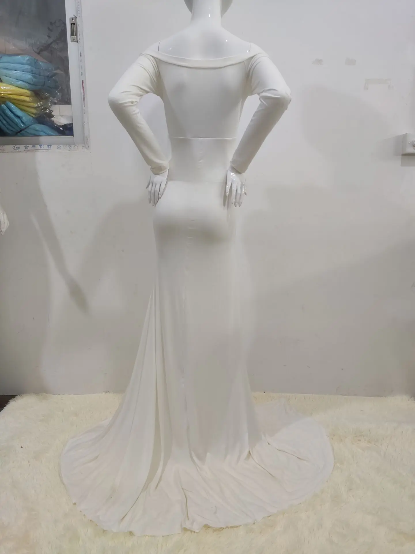 Vista frontal del vestido con tul