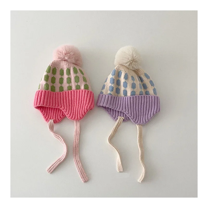 Gorro de invierno infantil con protección orejas y franjas multicolor - imagen 3