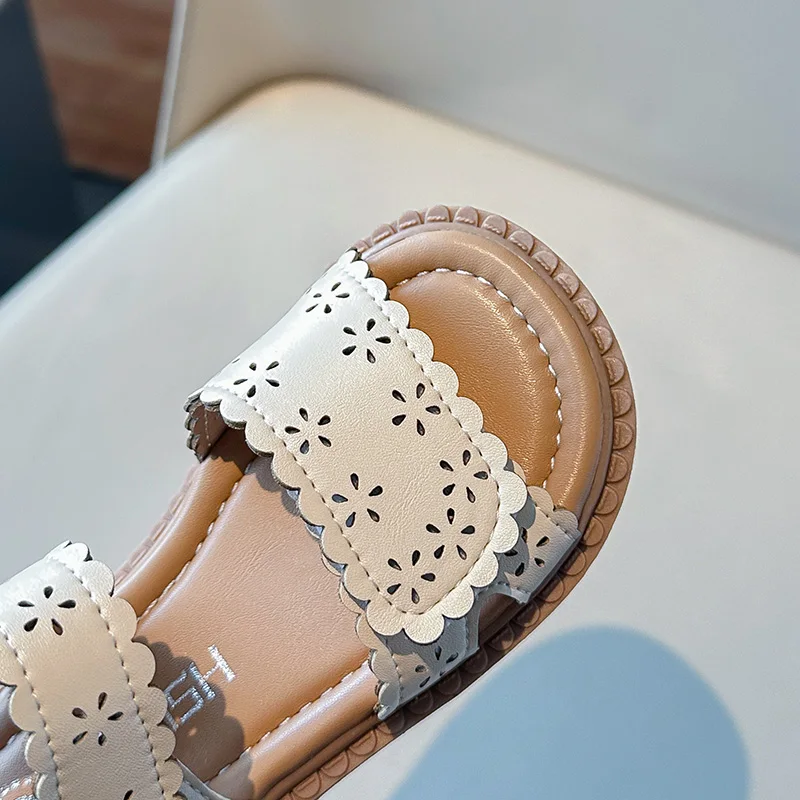 Sandalias de verano para niñas caladas con suela antiresbalante - imagen 3