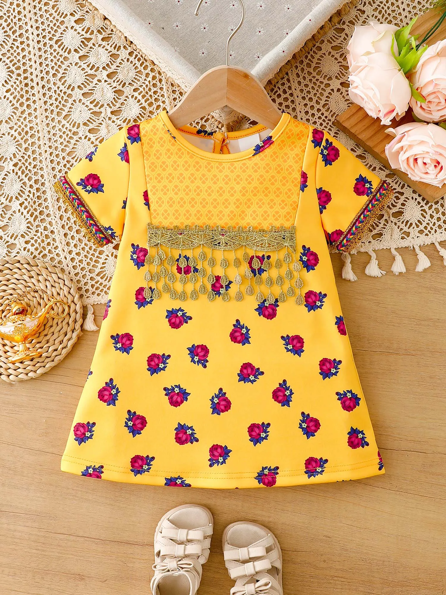 Vestido de niña mexicano bordado con manga corta floral para fiesta - imagen 5