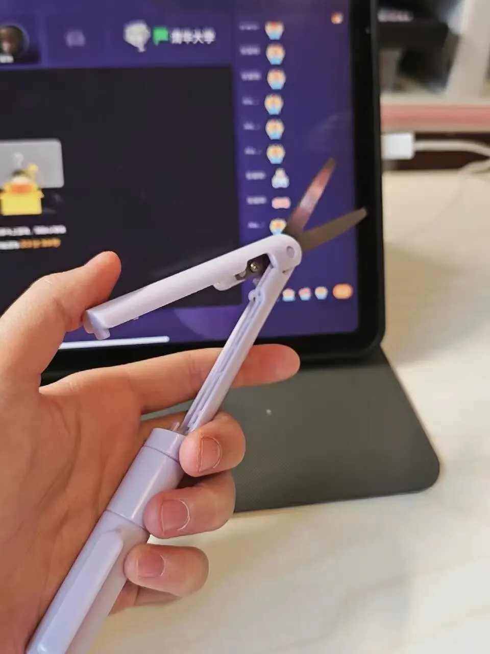 Tijeras plegables multiusos con cuchillo y cortador de papel escolar - imagen 2