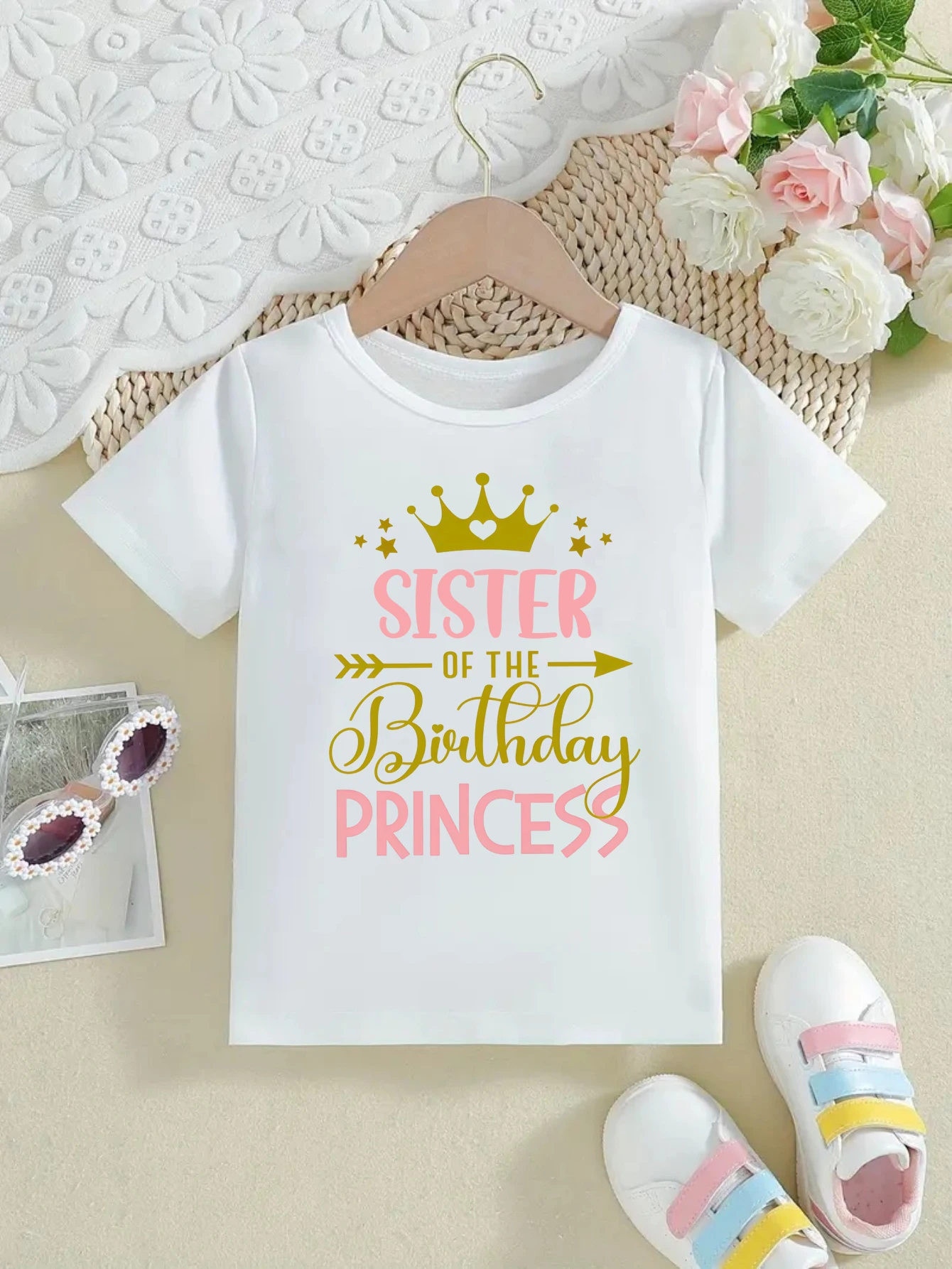 Camiseta niña con corona bordada – Estilo princesita - imagen 4