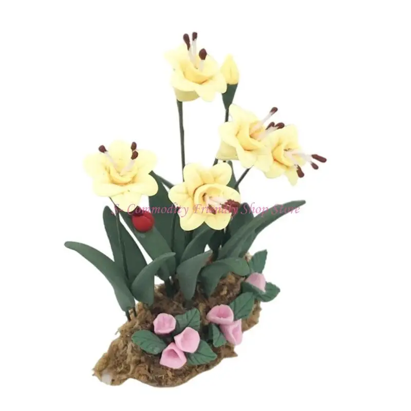 Planta floral amarilla en miniatura para decoracion de casa de muñecas