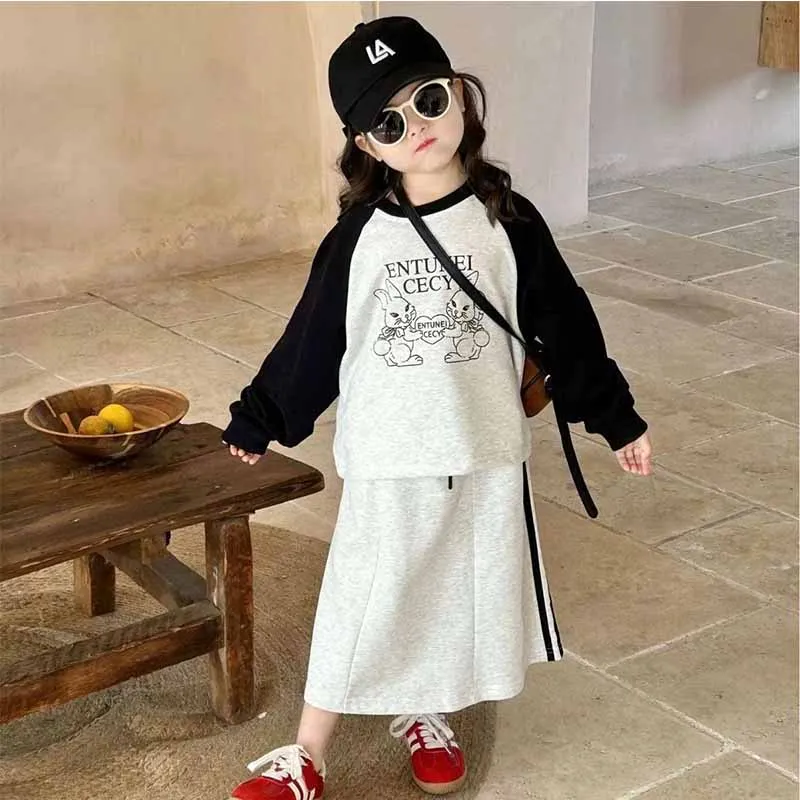 Conjunto niña sudadera de manga larga con falda media - imagen 3