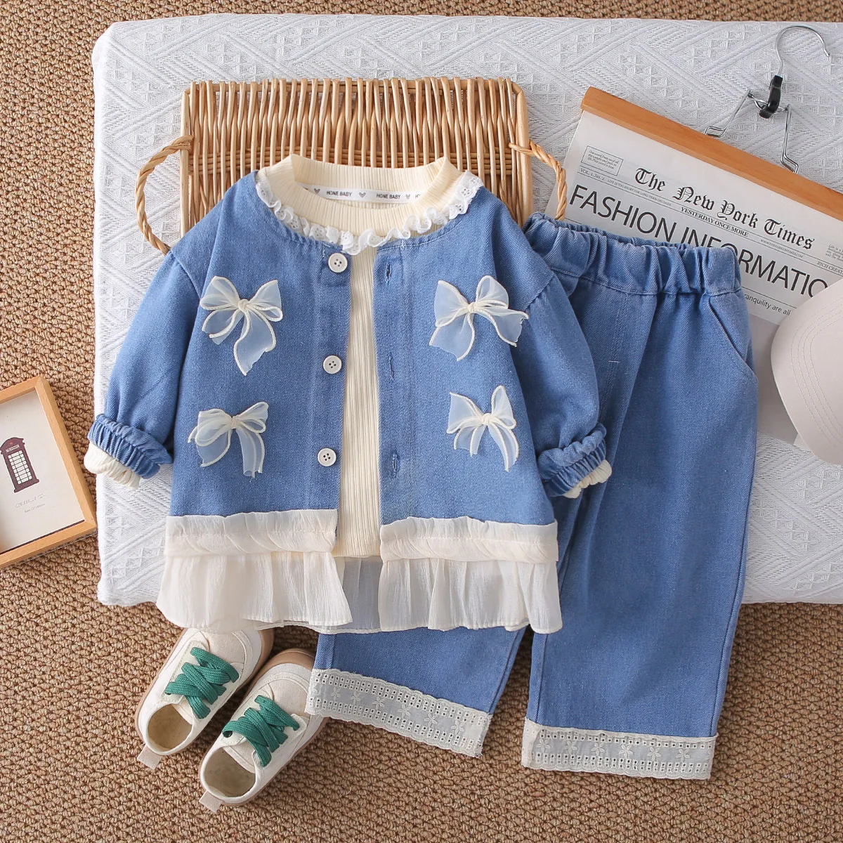 Denim con detalles de encaje