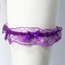 Lazos de encaje para boda con detalles decorativos en la pierna