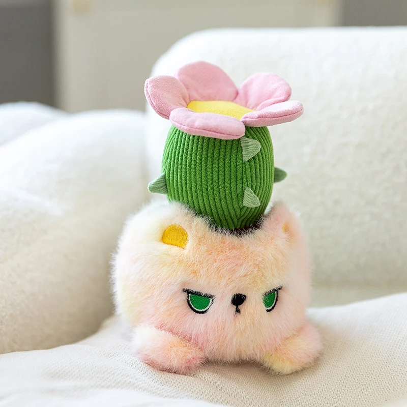 Peluche con estética de maceta y animales