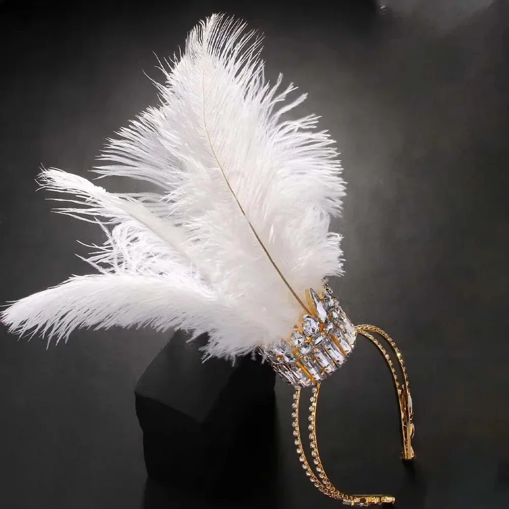 Vista del diseño con plumas en posición de corona