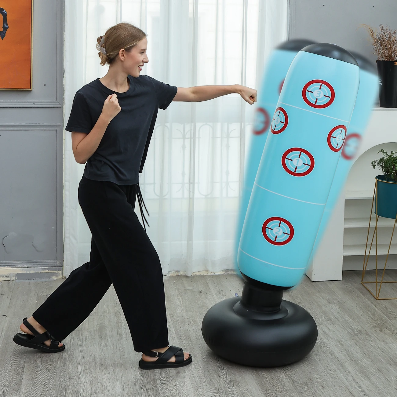 Saco de boxeo inflable PVC para entrenamiento seguro en casa - imagen 4