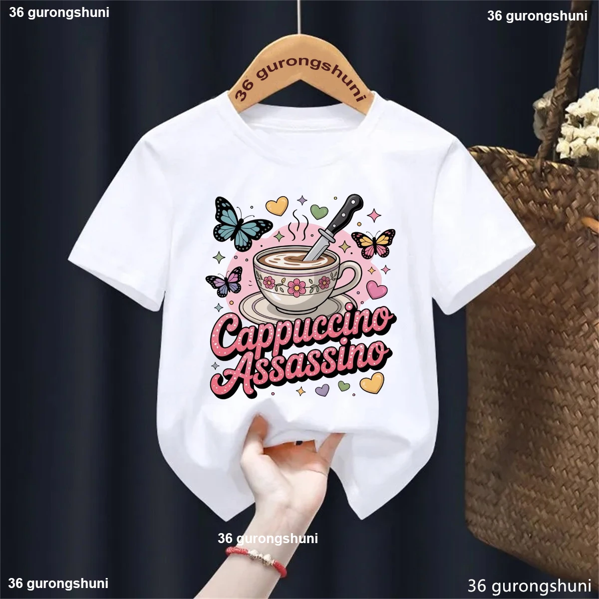 Camiseta niña veraniega con corazones y mariposas
