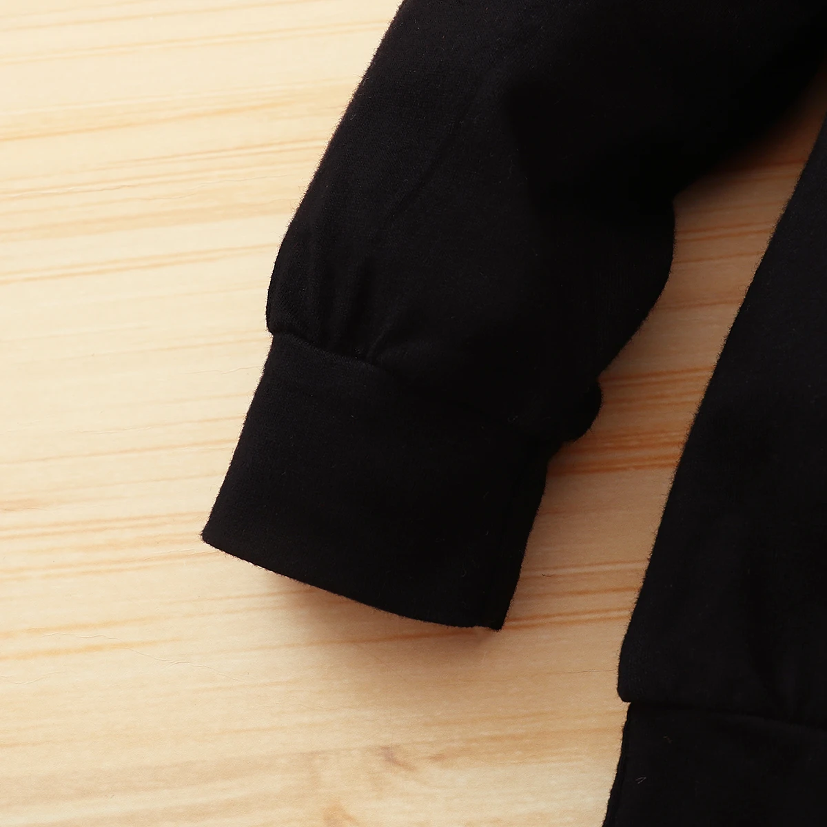 Conjunto recién nacido con camiseta manga larga y pantalón - imagen 4